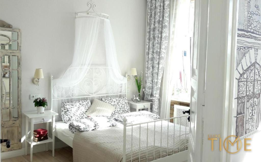 Le Tua Apartment Lxt By กรอดโน ภายนอก รูปภาพ